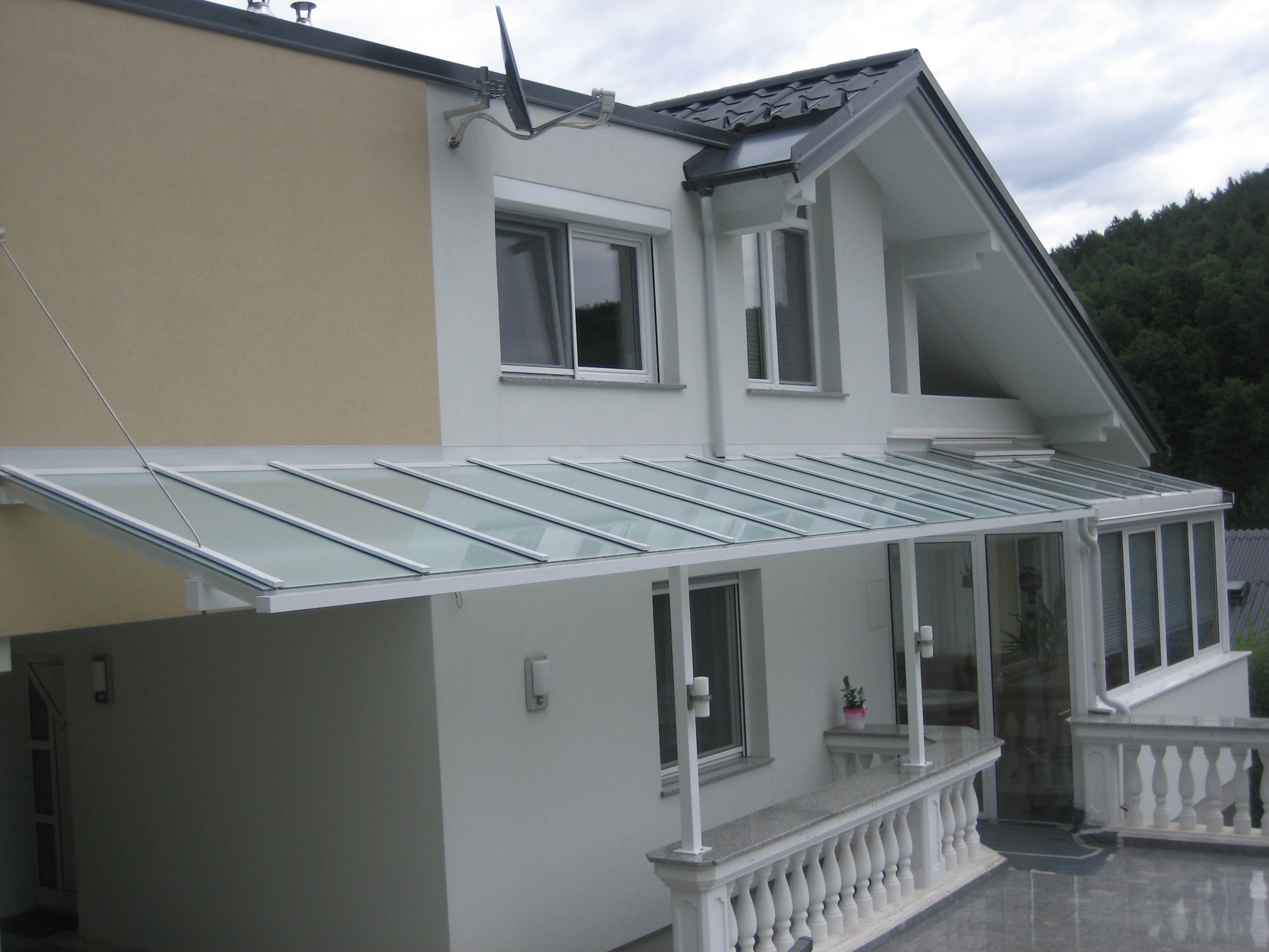 Eingangsüberdachung Beispiel (Platzhalter)